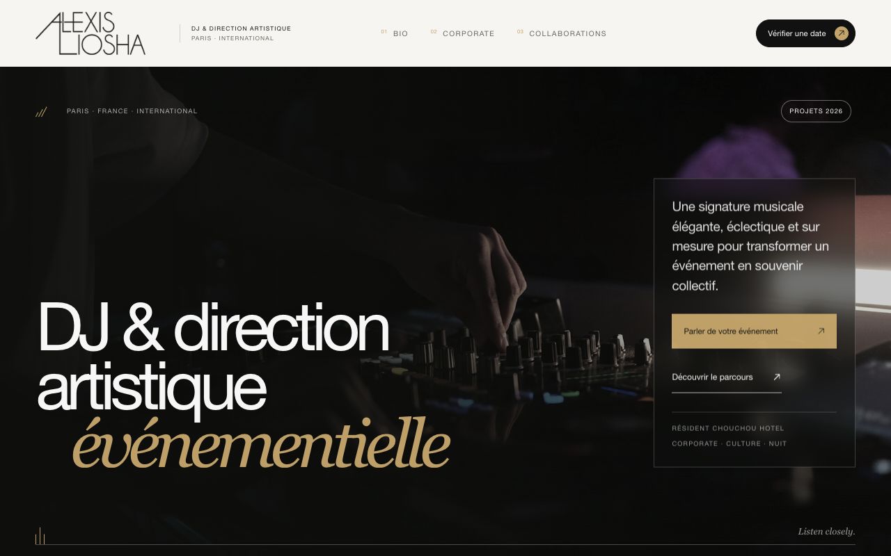 Capture de la page d’accueil Alexis Liosha, avec une console DJ en arrière-plan et le titre DJ & direction artistique événementielle.